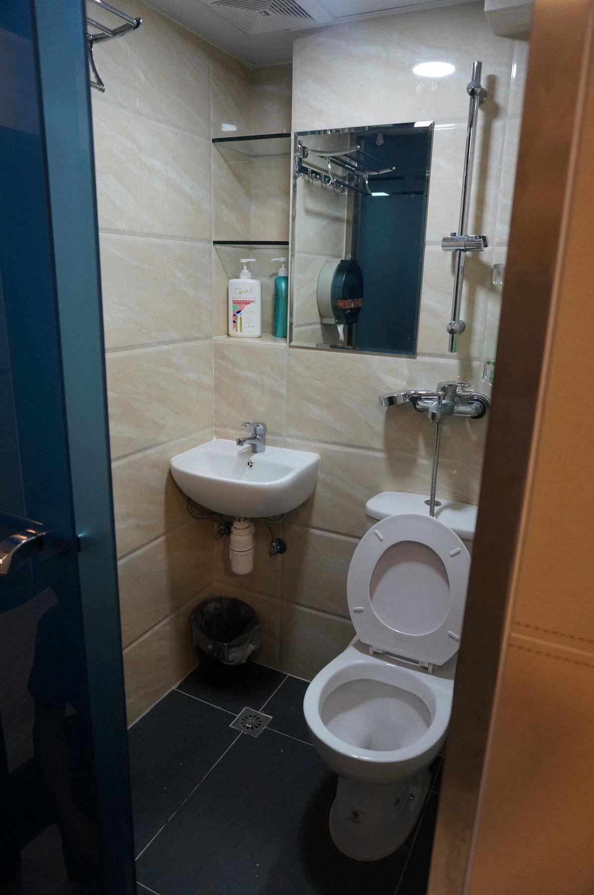 Prince Hotel Гонконг Экстерьер фото